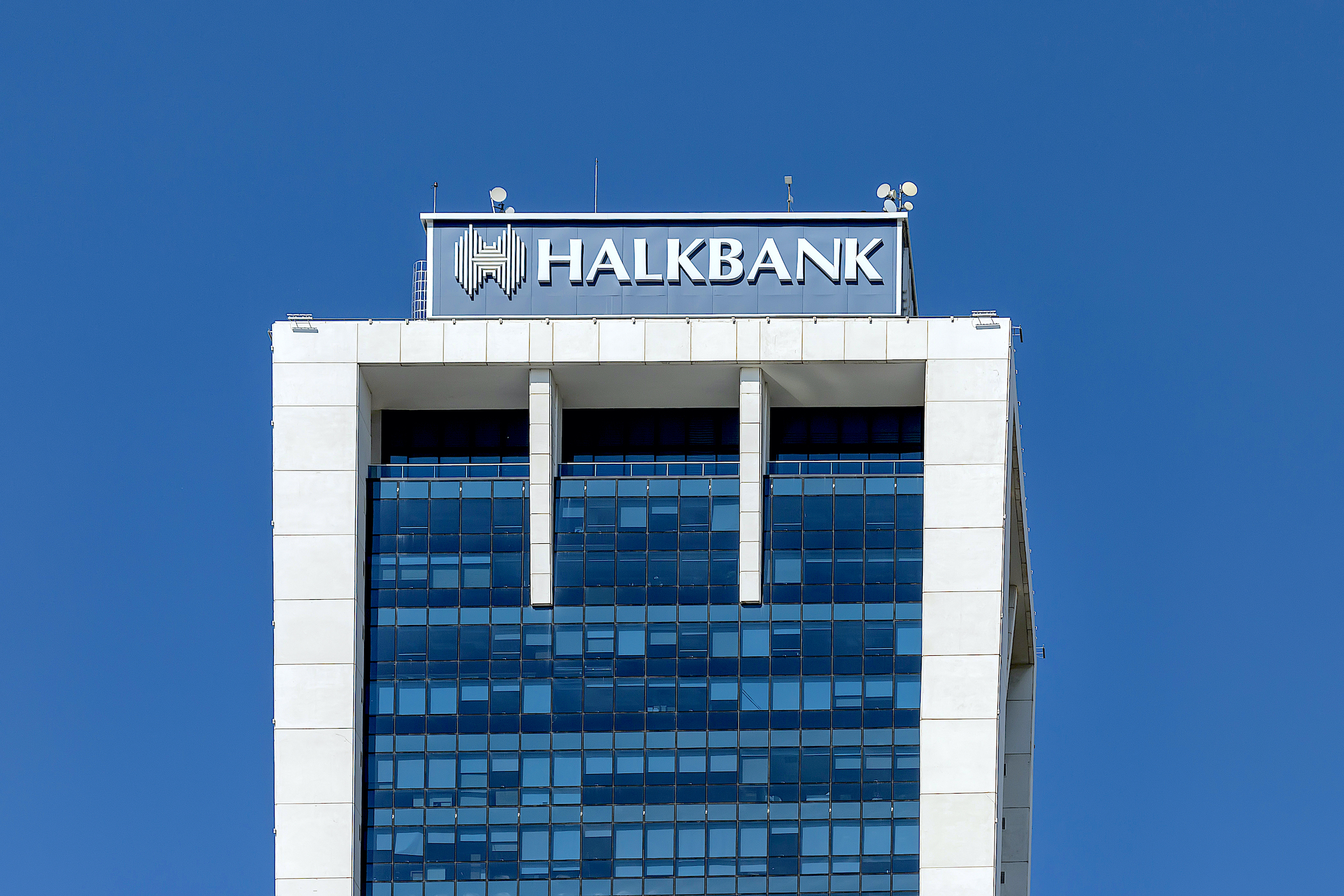 Halk Bank'tan kamu çalışanlarına özel düşük faizli kredi imkanı!