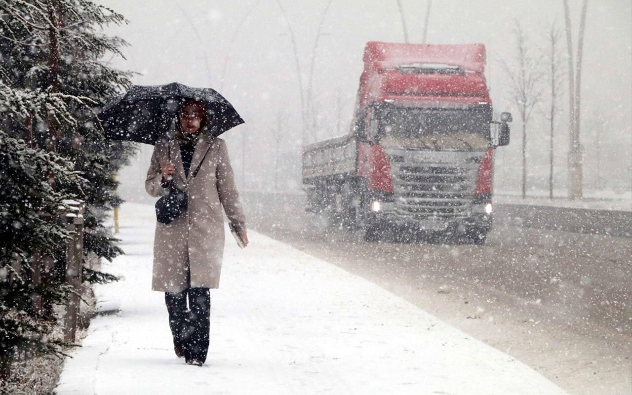 Meteoroloji'den kar yağışı uyarısı! O iller dikkat etsin...