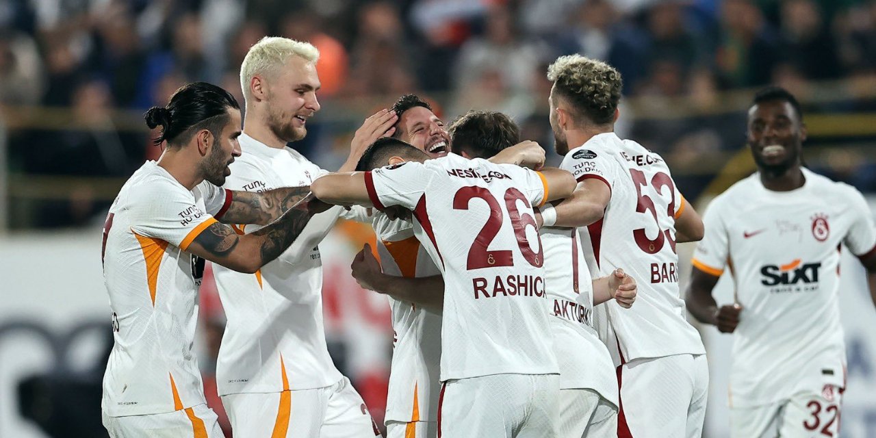 Galatasaray'da yeni sezon için imza atıldı! Oyuncuyla sözleşme uzatıldı