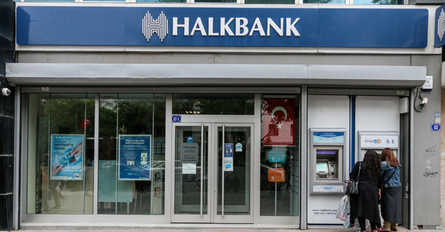 Halkbank'tan kadınları ilgilendiren kampanya! O harcamalarda 100 TL hediye edilecek