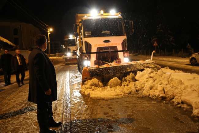 Atakum’da 24 saat kar mesaisi