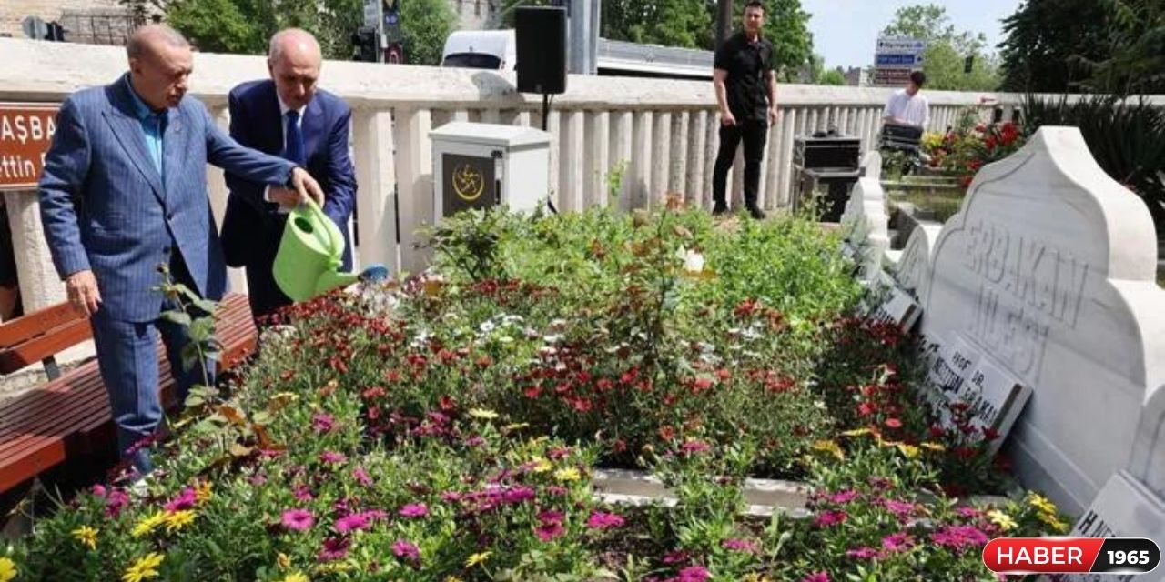 Cumhurbaşkanı Erdoğan, Necmettin Erbakan'ın kabrini ziyaret etti