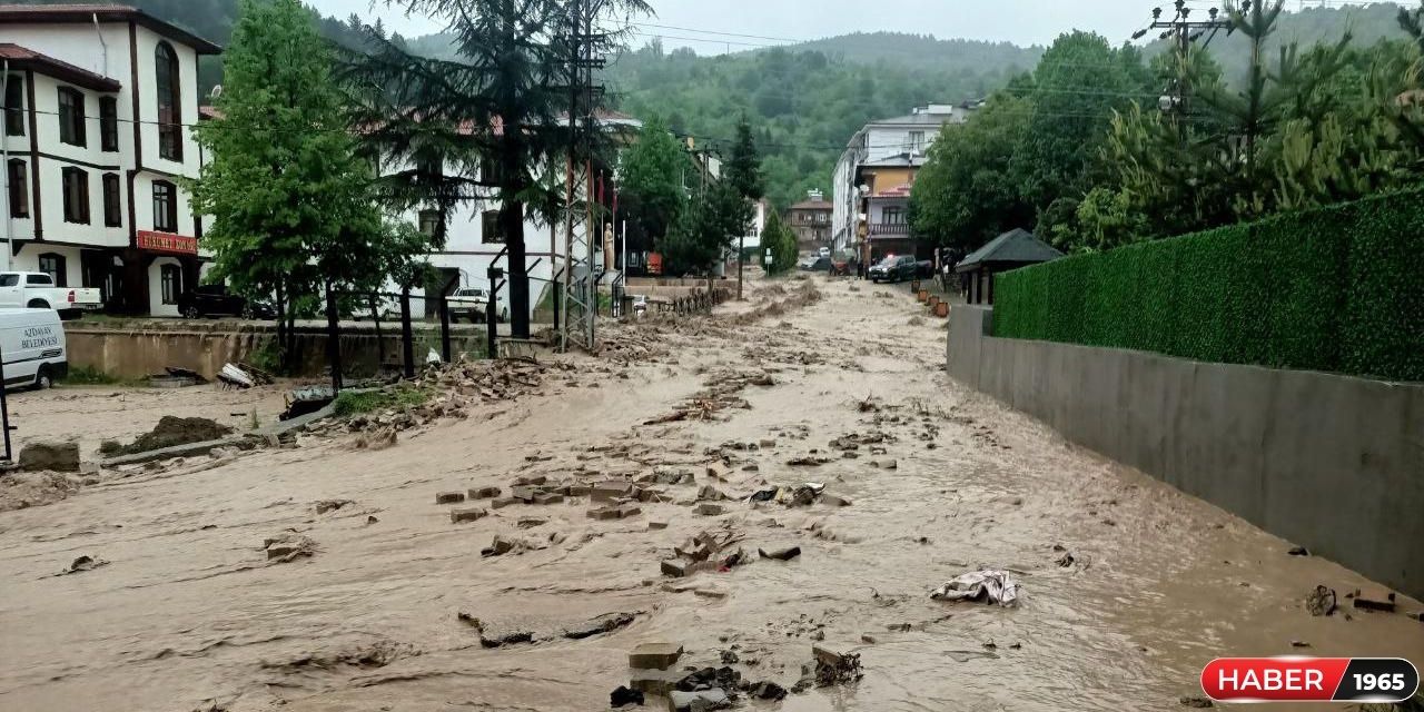 O ilde sel felaketi alarmı! Taşmalar meydana gelirken ilçede okullar tatil edildi