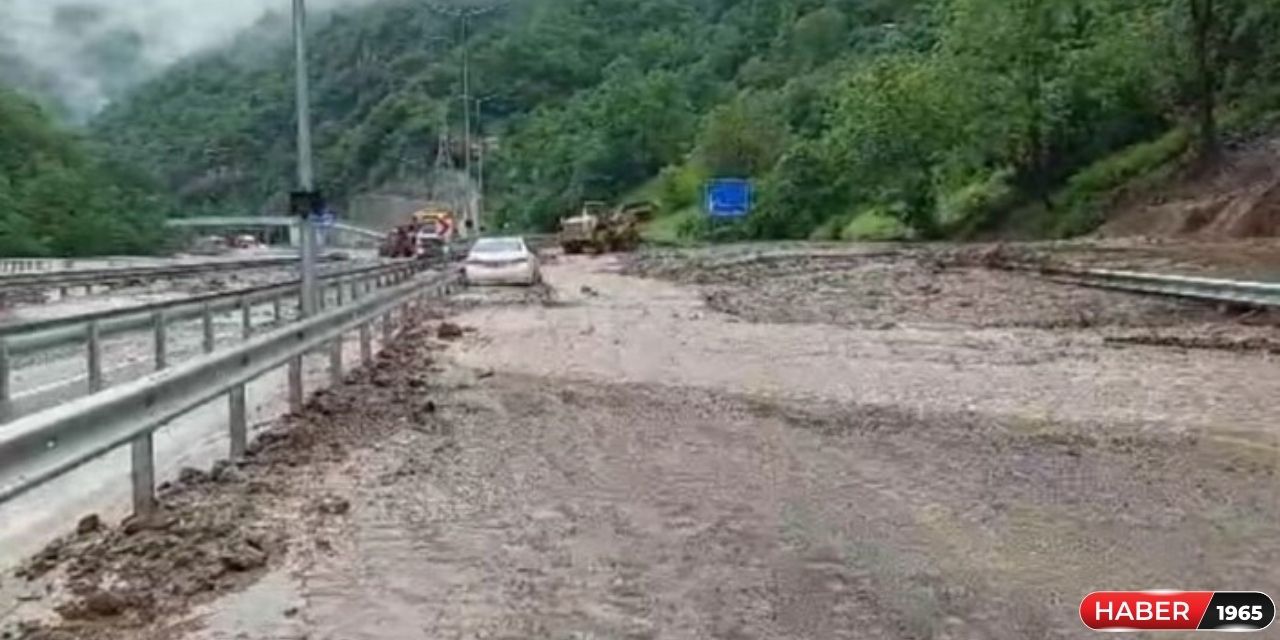 Karadeniz sağanak yağış etkisinde! Trabzon-Gümüşhane yolu ulaşıma kapandı