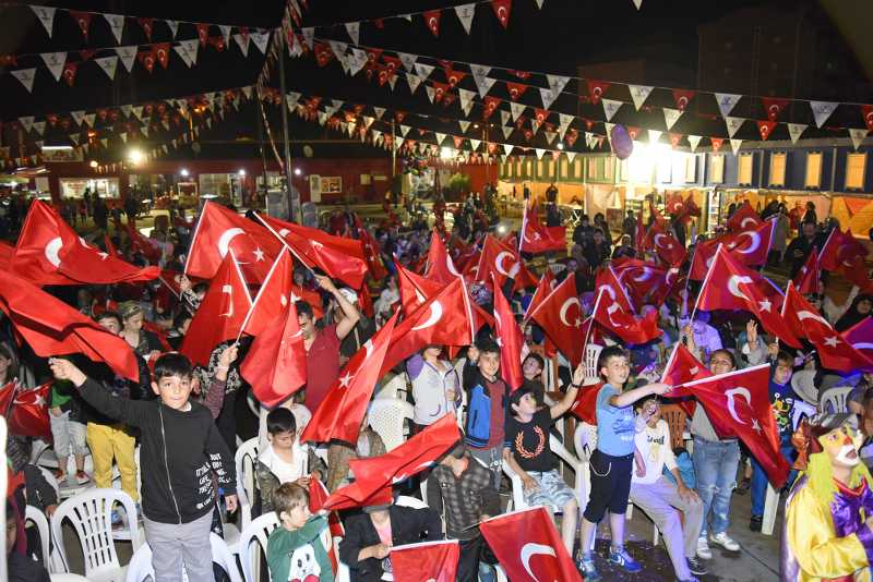 Tekkeköy Ramazan Sokağında 19 Mayıs Coşkusu