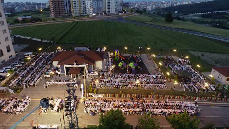 Atatepe'de Mahalle İftarı buluşması