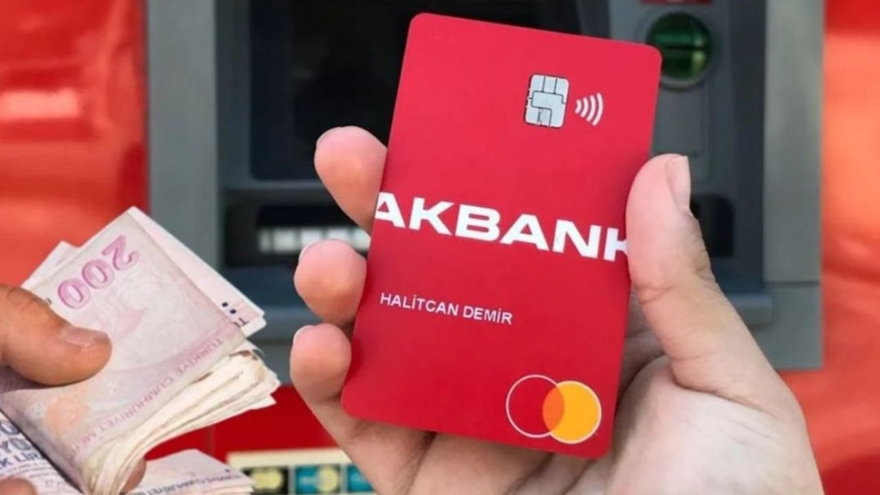 Akbank müşterileri için kesenin ağzını açtı! Tek tıkla 300 TL nakit para veriyor