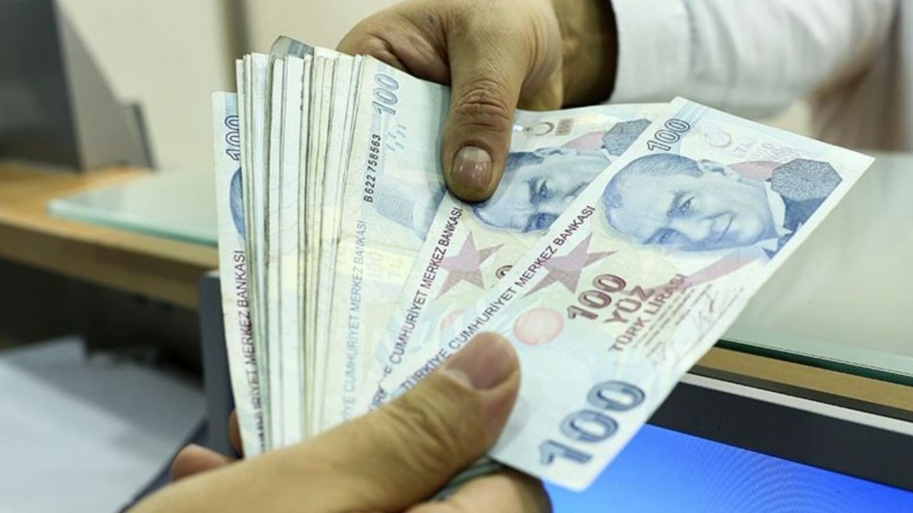 Nakit paraya sıkışanlara son çağrı! O banka faizsiz 10.000 TL kredi veriyor