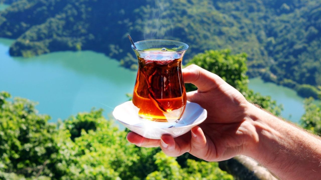 Çay içmek lüks oldu! Çay fiyatlarına bir zam daha: İşte yeni fiyat listesi