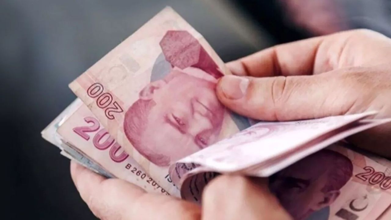 Halkbank, Vakıfbank, Ziraat Bankası darda kalan emekliye koştu! 25.000 TL acil ihtiyaç kredisi verecek