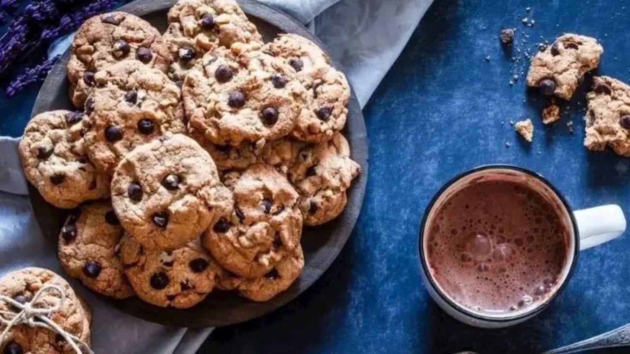 Starbucks'ın lezzetine doyum olmayan kurabiyesini 50 TL maliyetle yapın! 1 tane fiyatına tepsi tepsi çıkacak