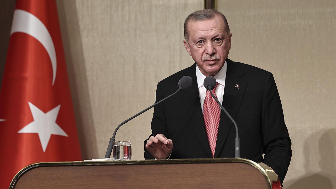 Emeklilere 10 Bin TL Müjdesi: Cumhurbaşkanı Erdoğan'ın Açıklamasıyla Yeni İkramiye Detayları Ortaya Çıktı