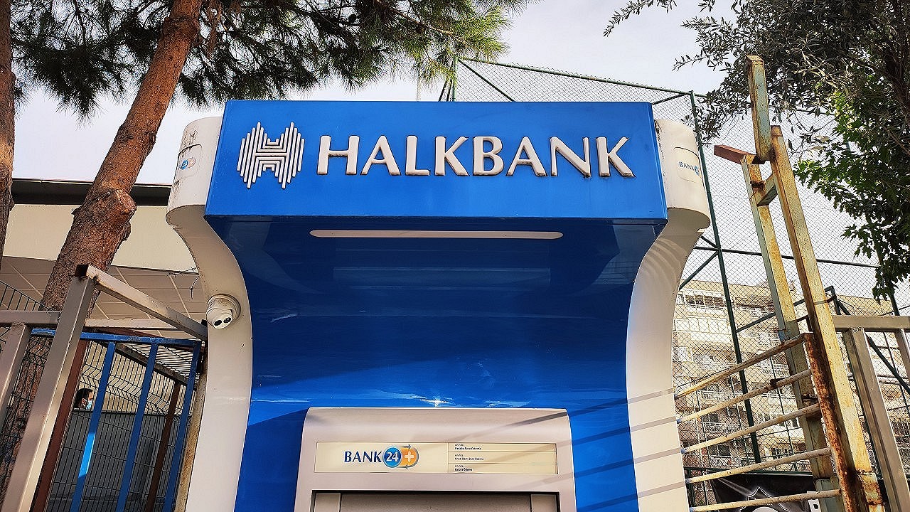 Halkbank maaş müşterilerine, maaşlarının 25 katı kredi verecek