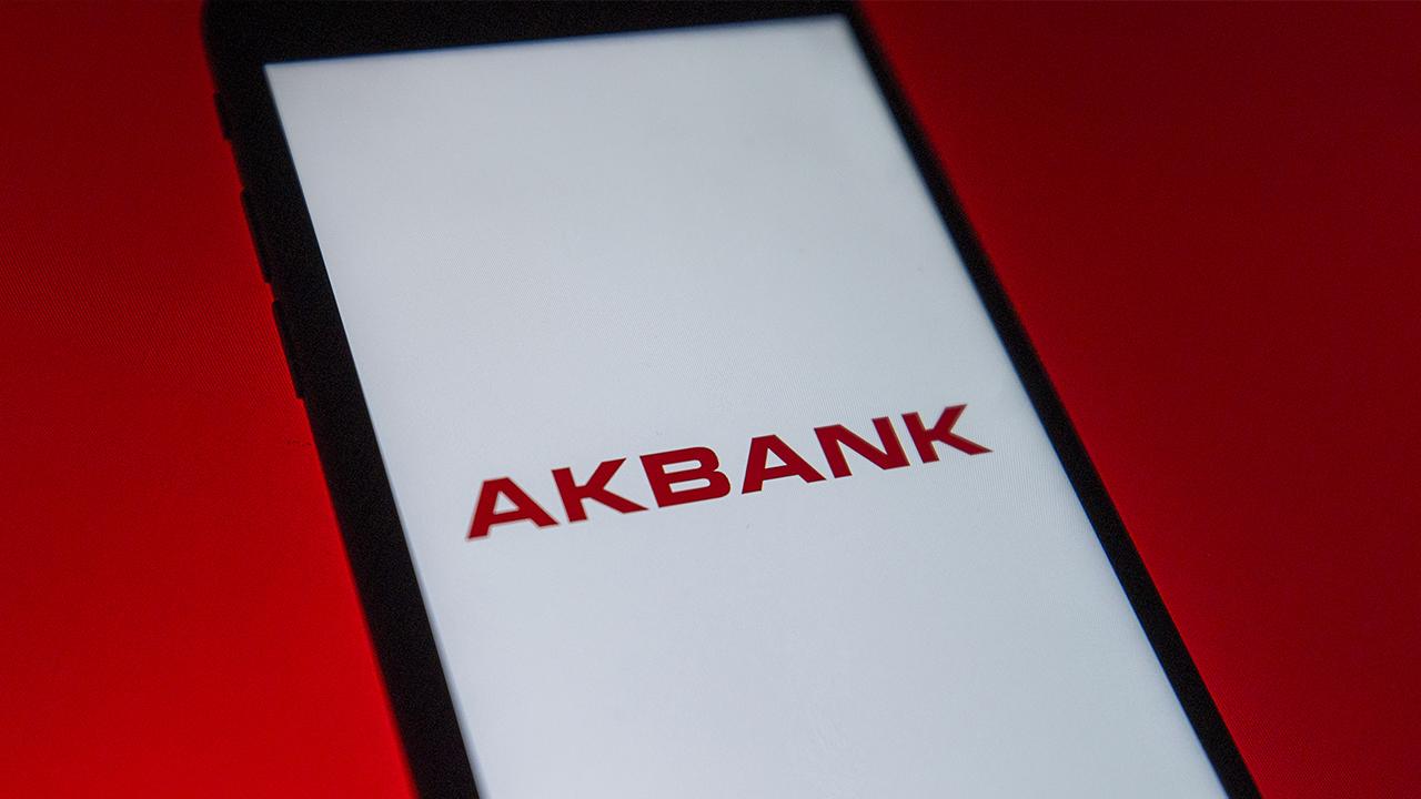 Akbank'tan Emeklilere Büyük Jest: Yıl Bitmeden Yeni Promosyon Duyurusu!