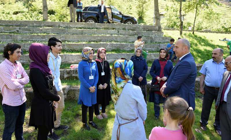 Mağaralar Turist Çekiyor