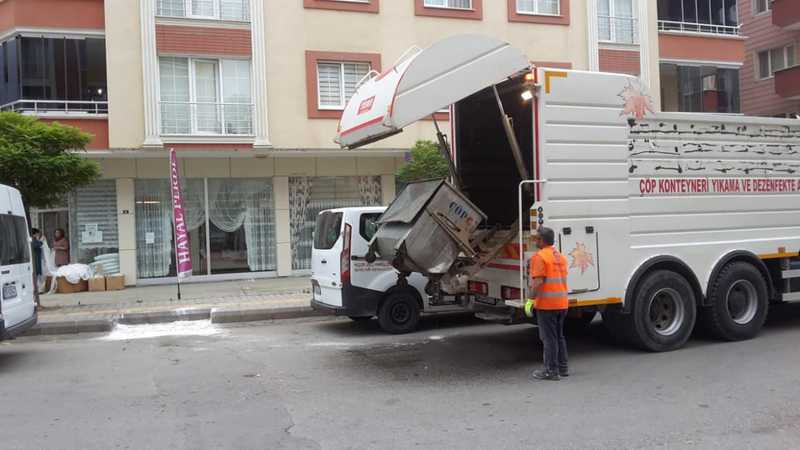 Tekkeköy’de Konteynerler Temizlendi