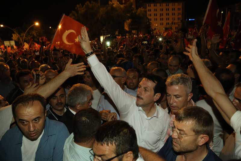 BAŞKAN TOK:  O GECE KARANLIKTAN AYDINLIĞA ÇIKTIK