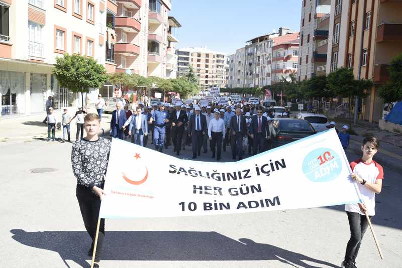 Tekkeköy Sağlık İçin Yürüyüşün Önemine Dikkat Çekti