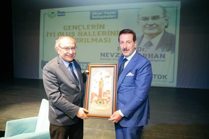 İLKADIMLILARDAN KONFERANSA YOĞUN İLGİ