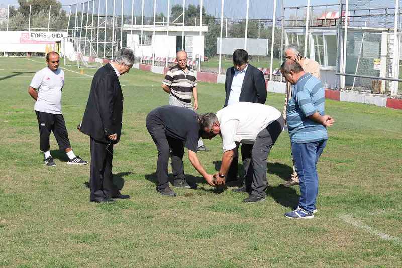 Samsunspor'un çimleri inceleniyor