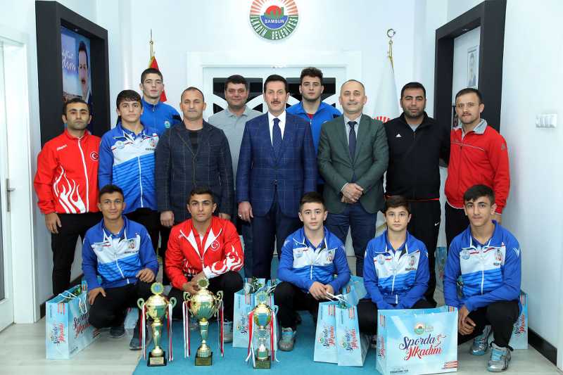 İLKADIM BELEDİYESİ SPORCULARI BAŞARIYA DOYMUYOR