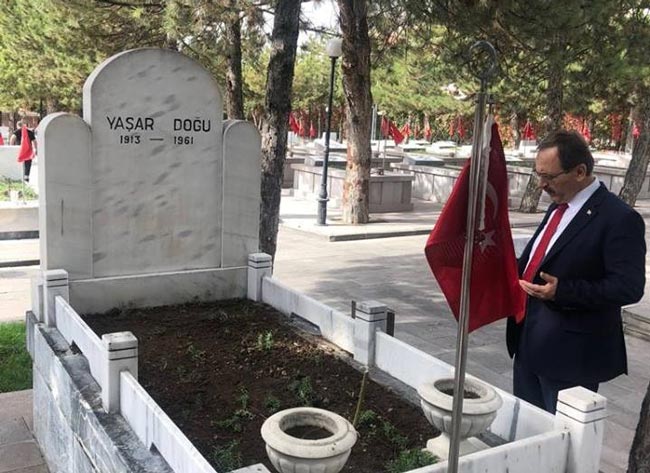 Başkan Zihni Şahin, Yaşar Doğu'yu andı