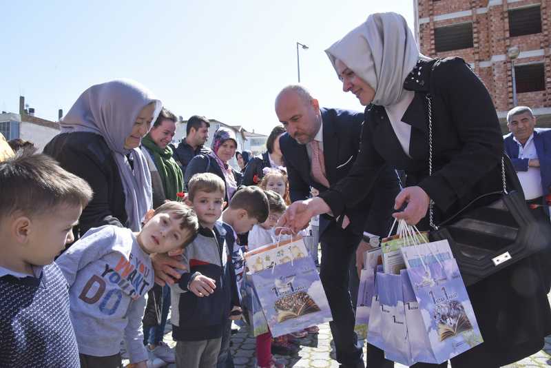 Togar, Çiçeklerimiz yavrularımızın sevgisiyle büyüyecek