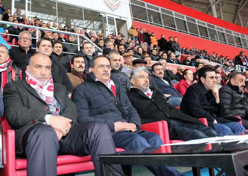 Demir, Samsunspor'un yanında