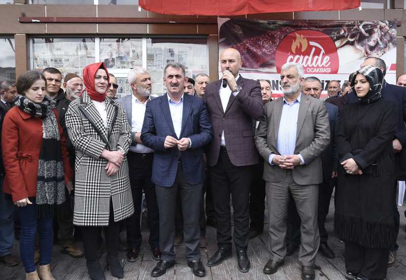 Tekkeköy Belediye Başkanı Hasan Togar Tebrikleri Kabul Ediyor