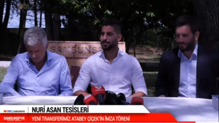 Samsunspor’un Yeni Transferi Canlı Yayında İmzayı Atıyor..