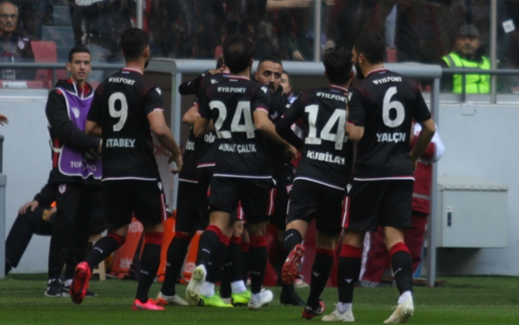 SAMSUNSPOR PUAN FARKINI 10 A ÇIKARDI