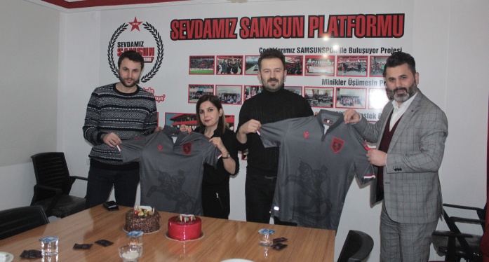 Doğum günü hediyesi Samsunspor forması