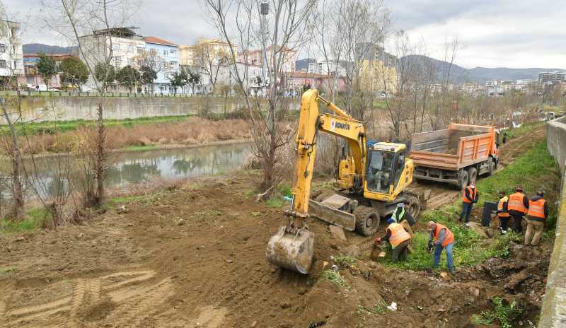 Mert Irmağı’nda temizlik çalışması