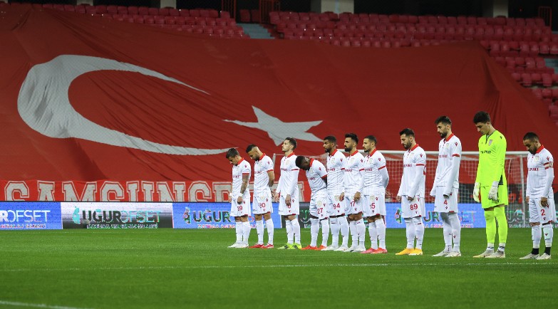 Samsunspor’a 2 Maçta 5 Kırmızı Kart Çıktı