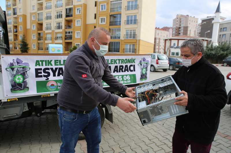 İlkadım Belediyesi elektronik atıkları evlerden toplayacak