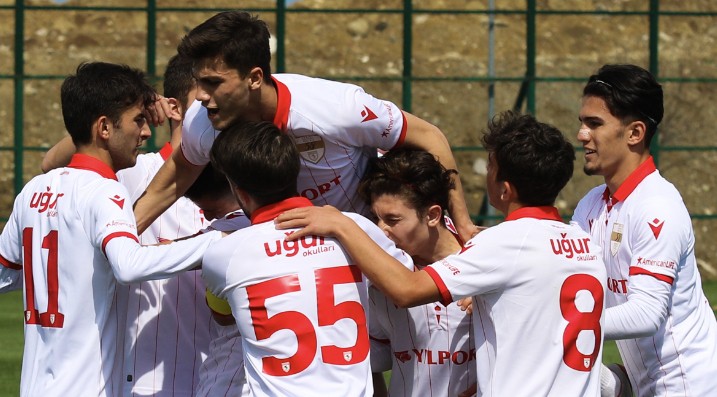 Samsunspor’lu Gençler Menemen'e 3 Attı 3 Aldı