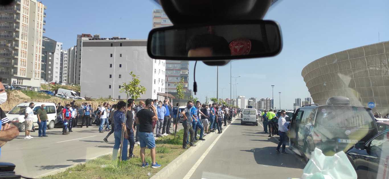 Giresun ve Adana’da Tribünler Doldu Taştı