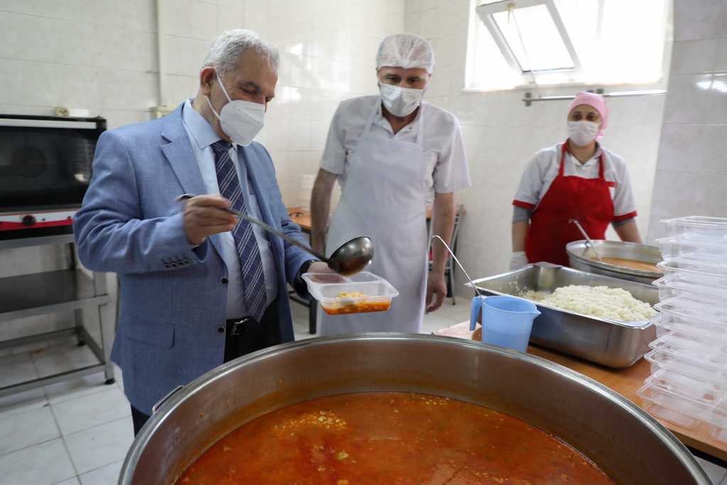 İlkadım Aşevi'nden her gün 3 çeşit yemek