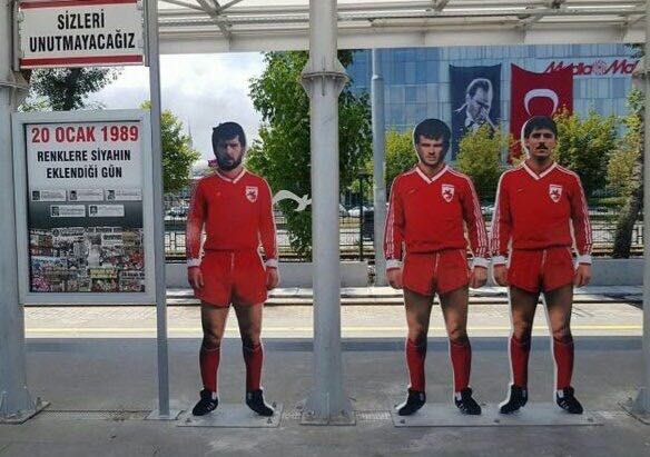 SAMSUNSPOR DURAĞINDA DUYGULANDIRAN GÖRÜNTÜ