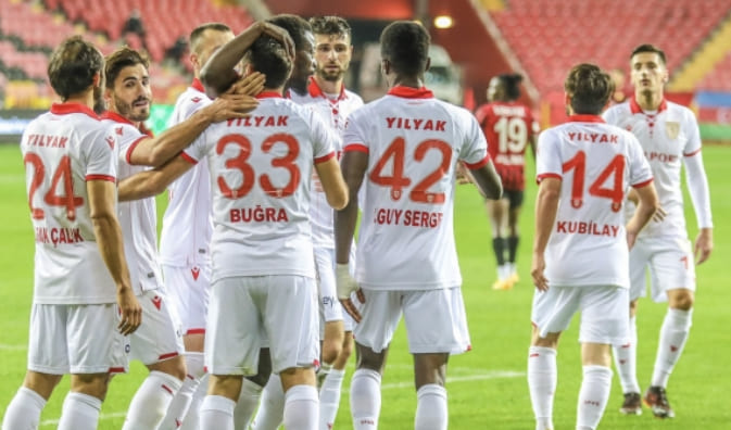 Samsunspor Yabancı Futbolcuyu Gönderdi