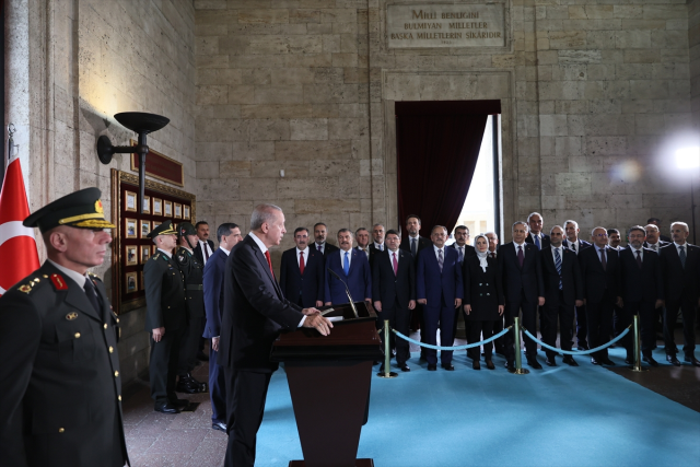 cumhurbaskani-erdogan-ve-yeni-kabine-uyeleri-16003729-1109-m.jpg
