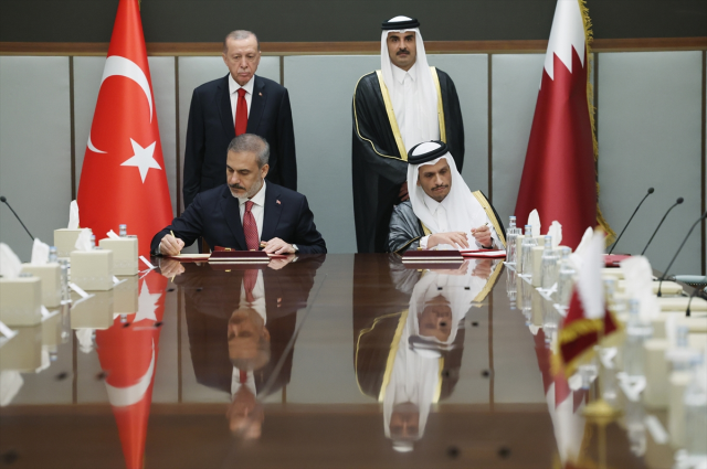 cumhurbaskani-erdogan-ve-katar-emiri-al-thani-16130422-3602-m.jpg