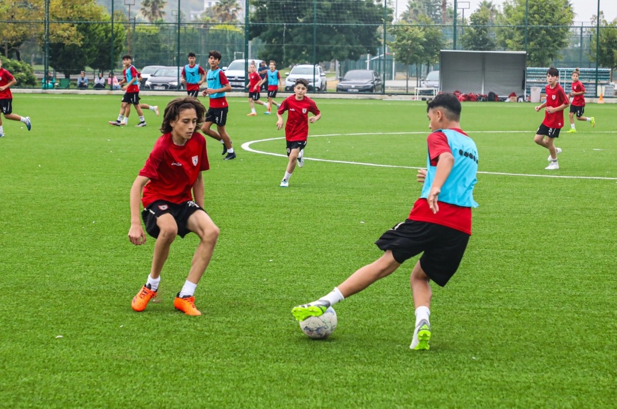 Toulouse FC Akademi'den Samsunspor altyapısına ziyaret!