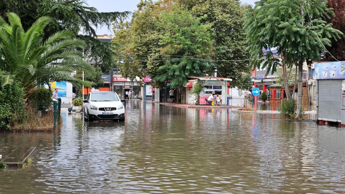 Samsun'da sağanak yağışlardan dolayı eğitime zorunlu ara!